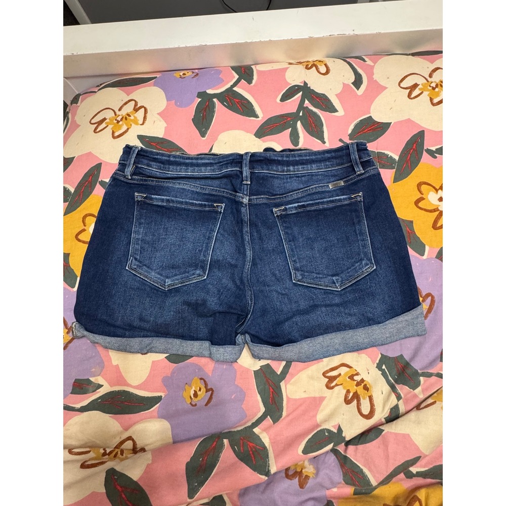 KanCan Maurices Womens Dark Wash Distressed Cuffed Denim Jean Shorts Size 32 - Picture 4 of 4